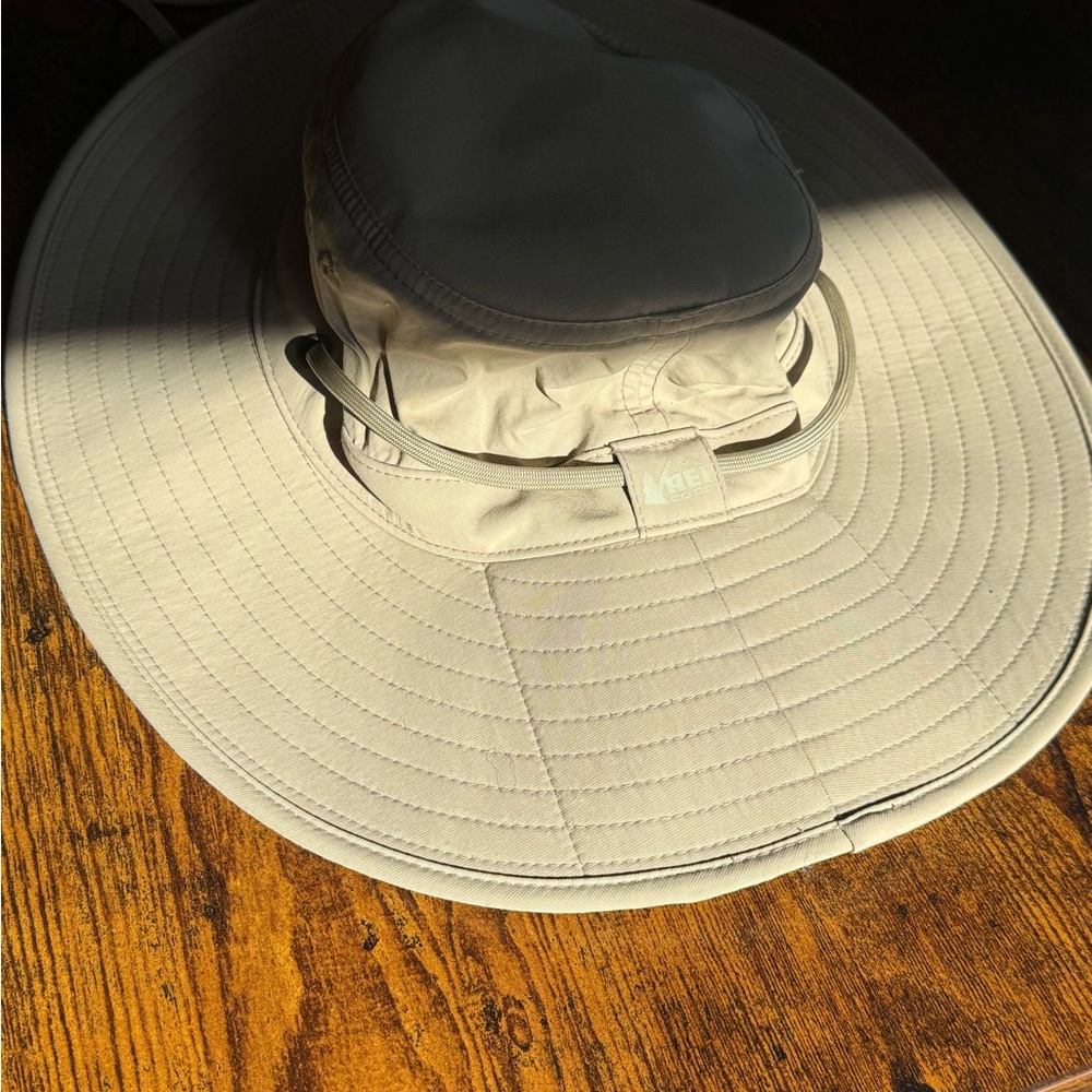REI Light Tan Outdoor Hat